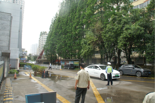 交通秩序疏导.jpg